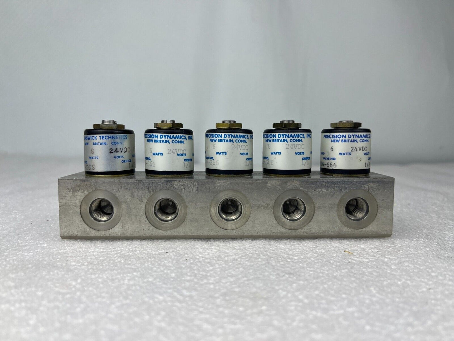 LOT OF 18 PRECISION DYNAMICS SOLENOID VALVES (3 x A2016-S72 & 15 x A2016-S66)