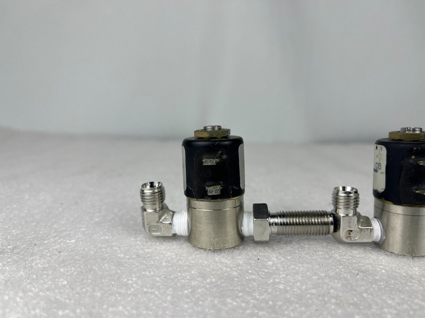 LOT OF 18 PRECISION DYNAMICS SOLENOID VALVES (3 x A2016-S72 & 15 x A2016-S66)