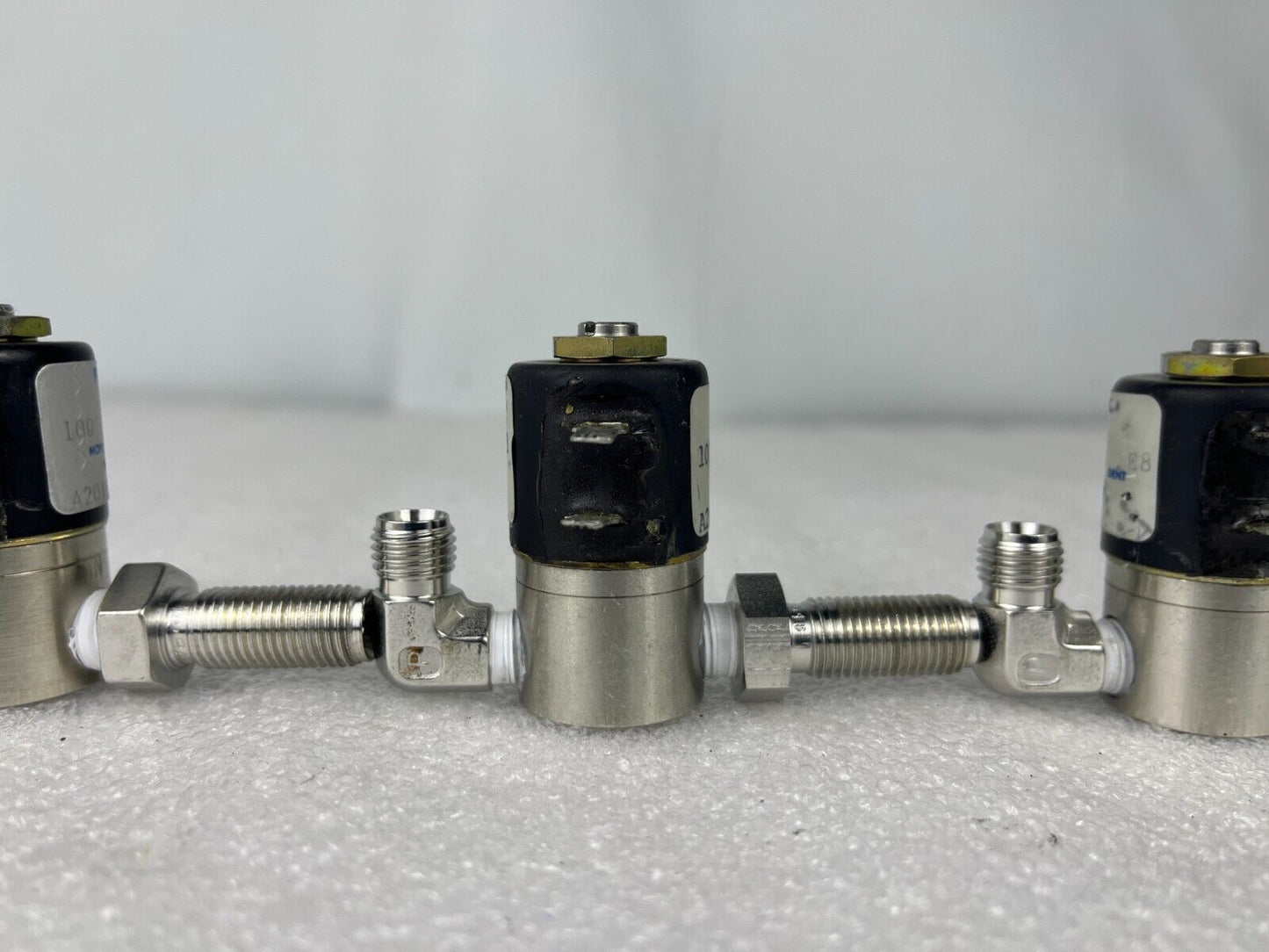 LOT OF 18 PRECISION DYNAMICS SOLENOID VALVES (3 x A2016-S72 & 15 x A2016-S66)