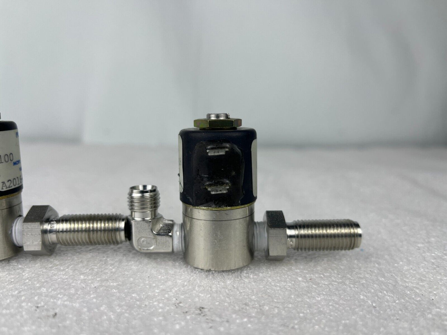 LOT OF 18 PRECISION DYNAMICS SOLENOID VALVES (3 x A2016-S72 & 15 x A2016-S66)