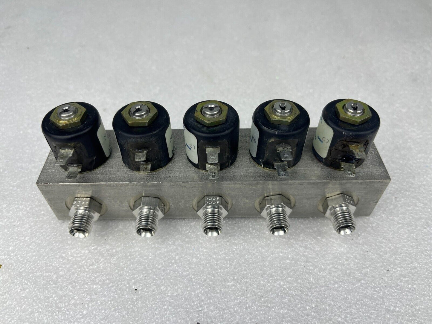 LOT OF 18 PRECISION DYNAMICS SOLENOID VALVES (3 x A2016-S72 & 15 x A2016-S66)