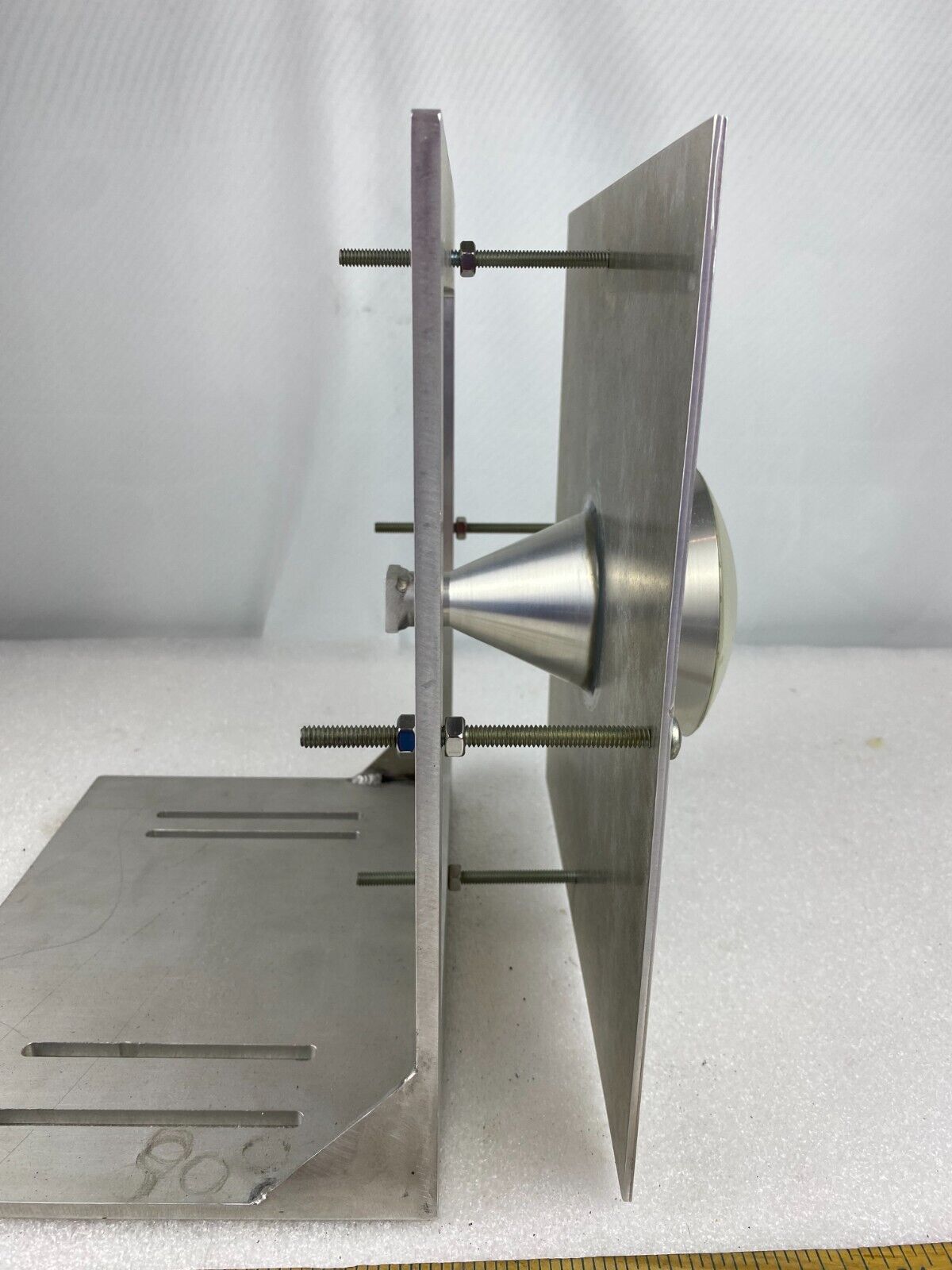 Rozendal RA-4540 High-Gain Microwave Antenna – Conical Horn Lens Assembly
