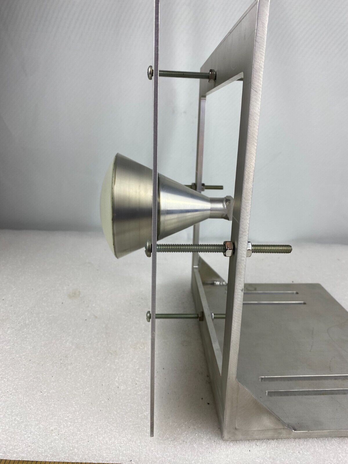 Rozendal RA-4540 High-Gain Microwave Antenna – Conical Horn Lens Assembly