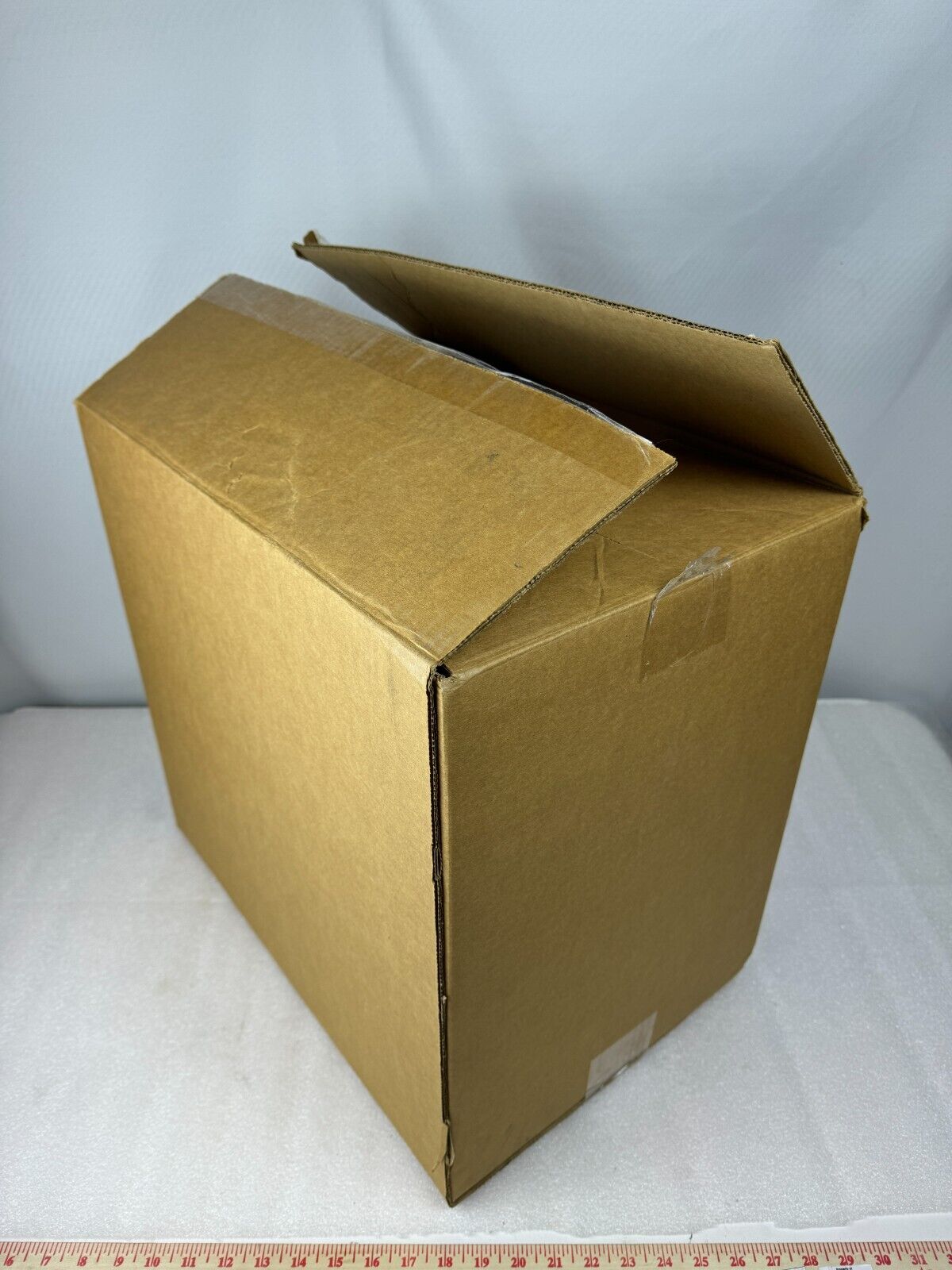 Box of Hamilton CO-RE Tips - 300 uL - 8 Sealed Bundles