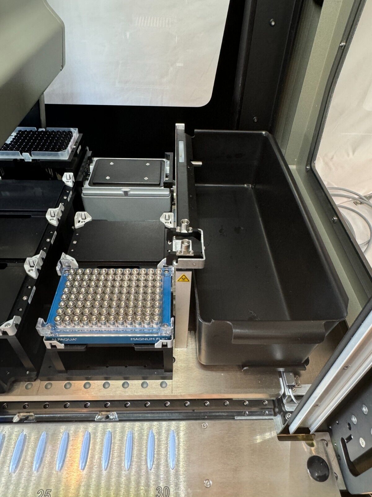 Hamilton Nimbus Liquid Handler – Model 96679-03/J with Heated Shaker & Magnet Plate