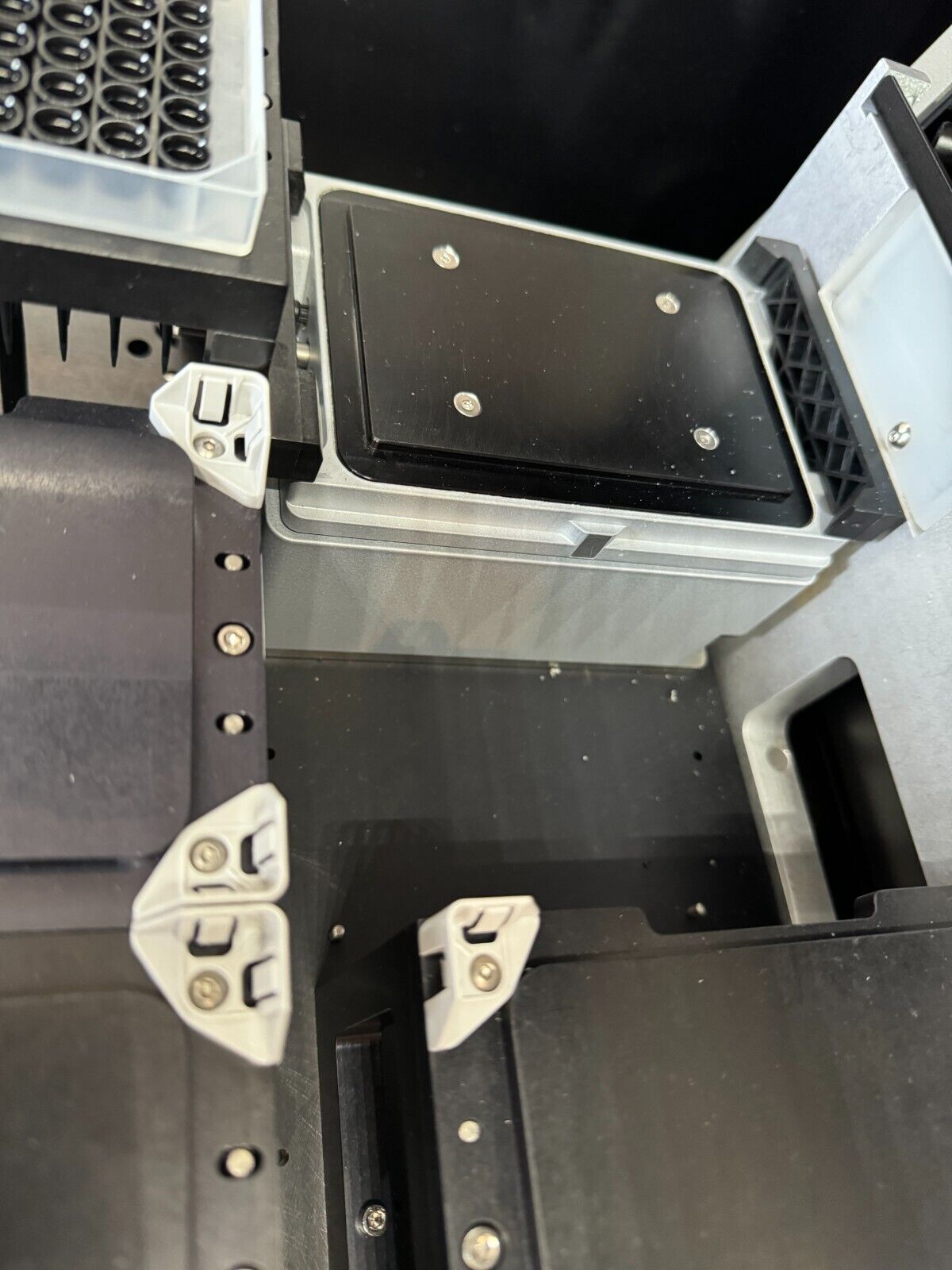 Hamilton Nimbus Liquid Handler – Model 96679-03/J with Heated Shaker & Magnet Plate