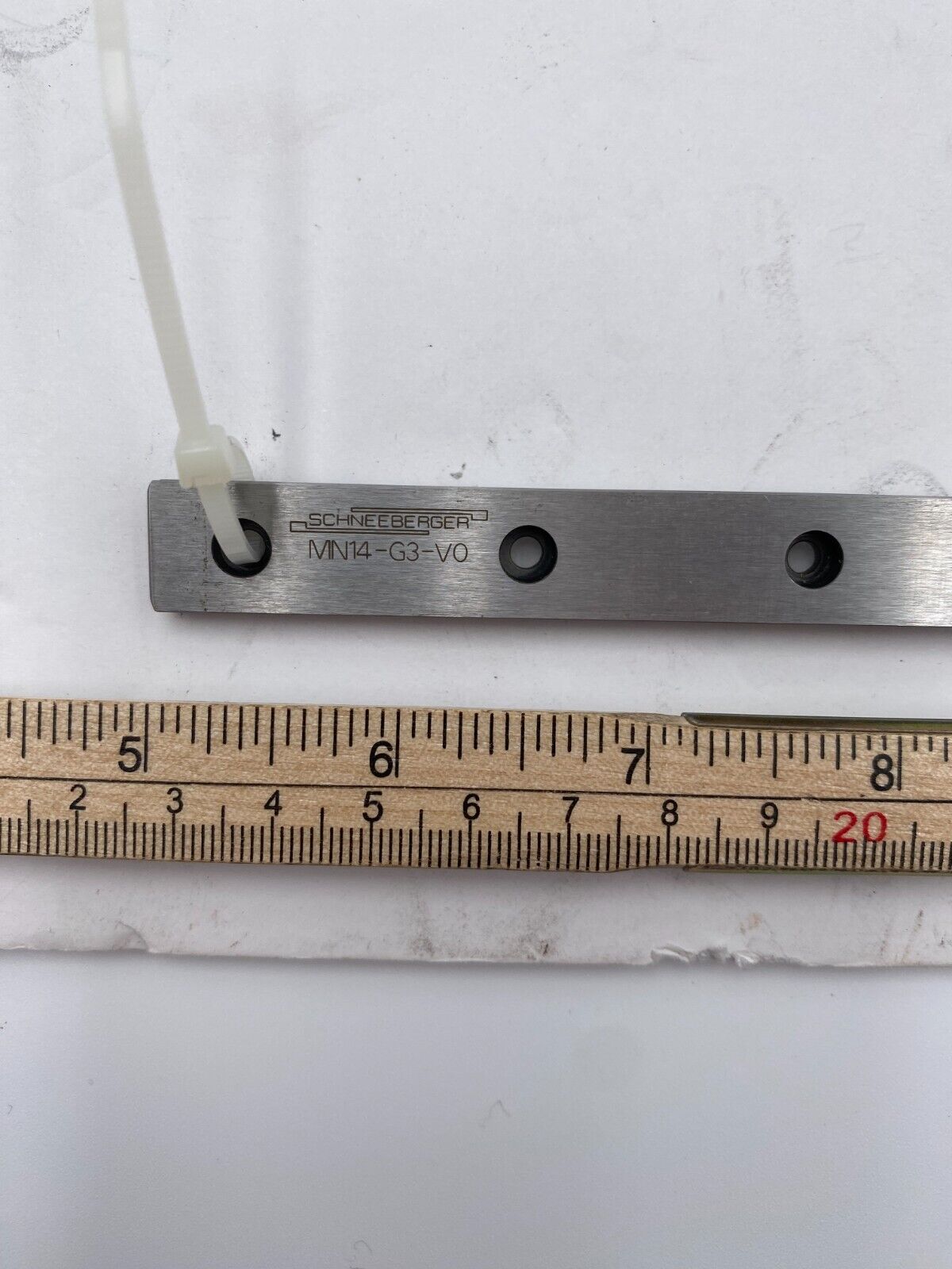 Schneeberger MN14-G3-V0 Linear Rail with Two MNN-14-G1 Carriages