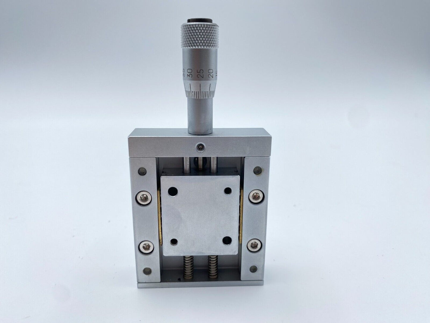 PI M-105 Series Precision Linear Translation Stage with Micrometer