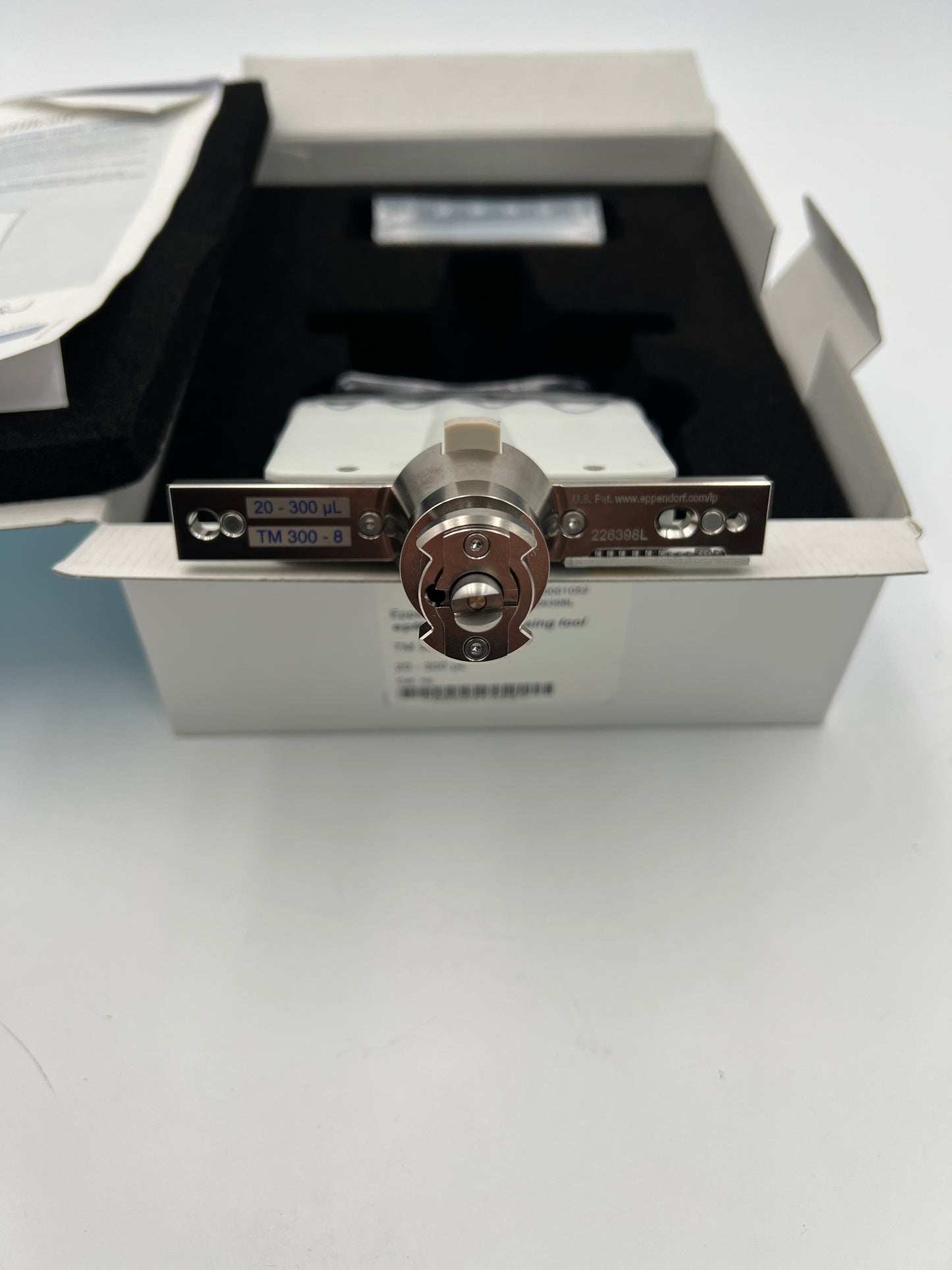 Eppendorf TM 300-8 Eight-Channel Dispensing Tool 20-300ul 960001052