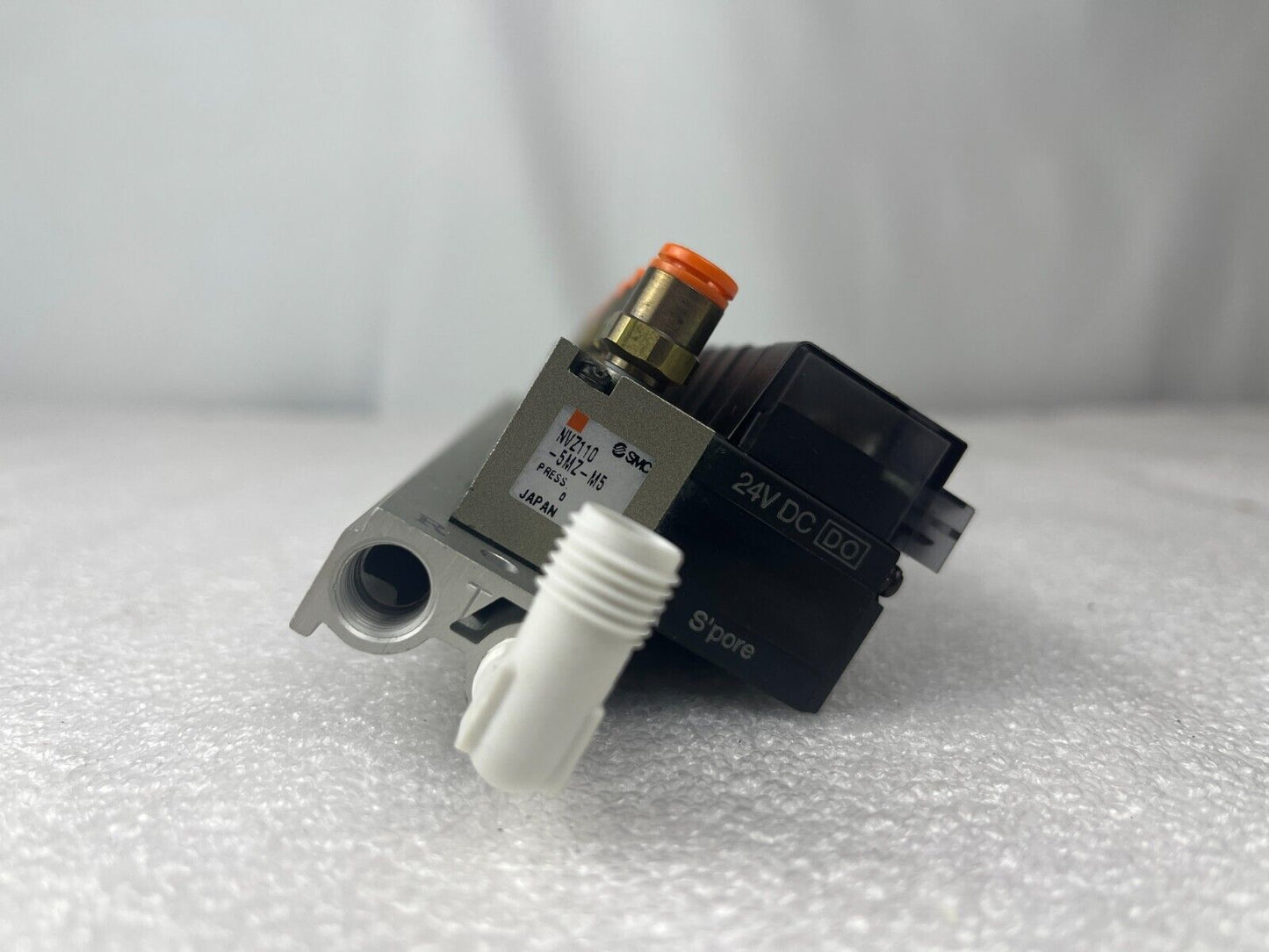 SMC NVZ110 Solenoid Valve Manifold 24V DC – 18 Valves
