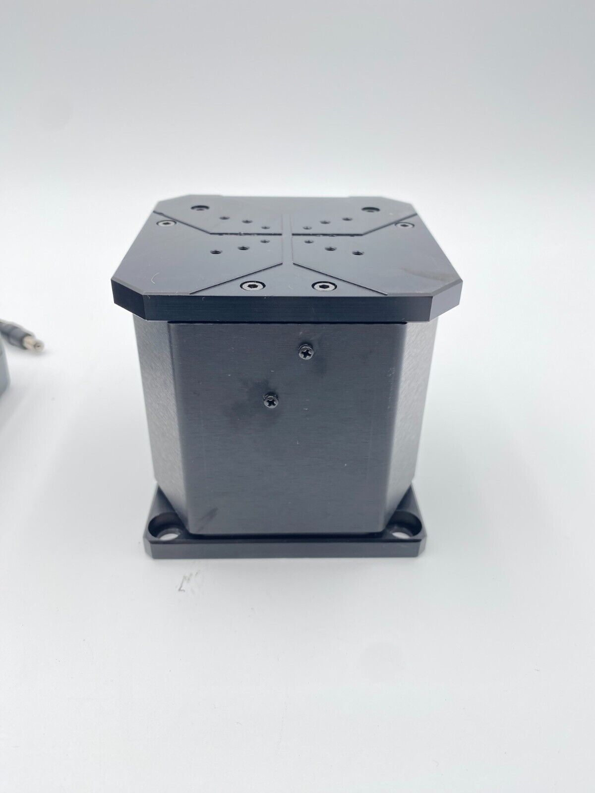 Micronix MMC-200 Motion Controller & PZS-90 Elevation Stage Laser Optical