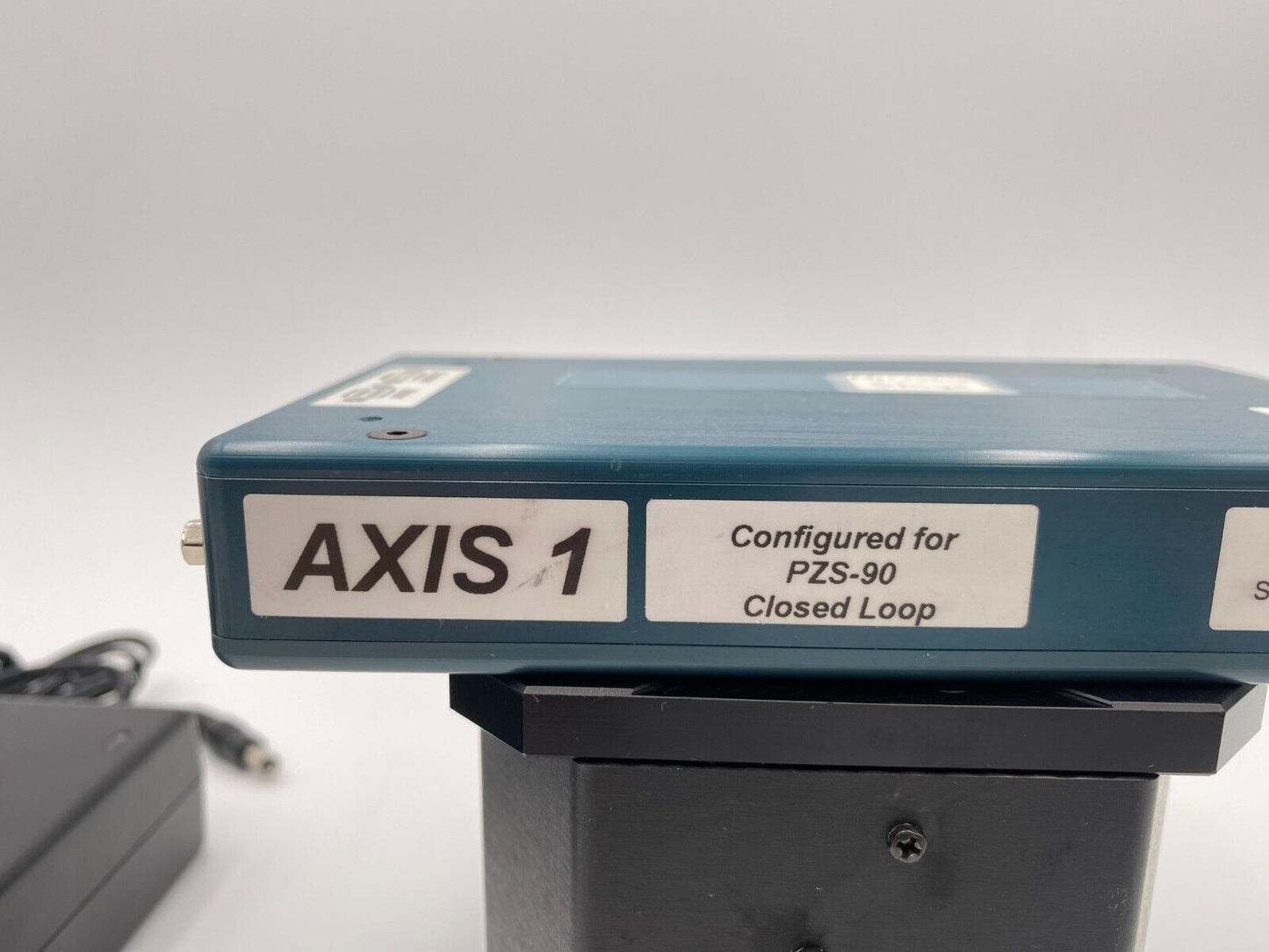 Micronix MMC-200 Motion Controller & PZS-90 Elevation Stage Laser Optical