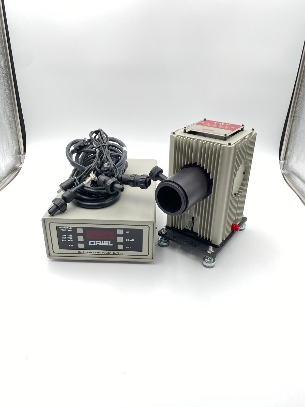 Newport  Oriel Xe Flash Lamp Power Supply 68826 & Lamp 66017