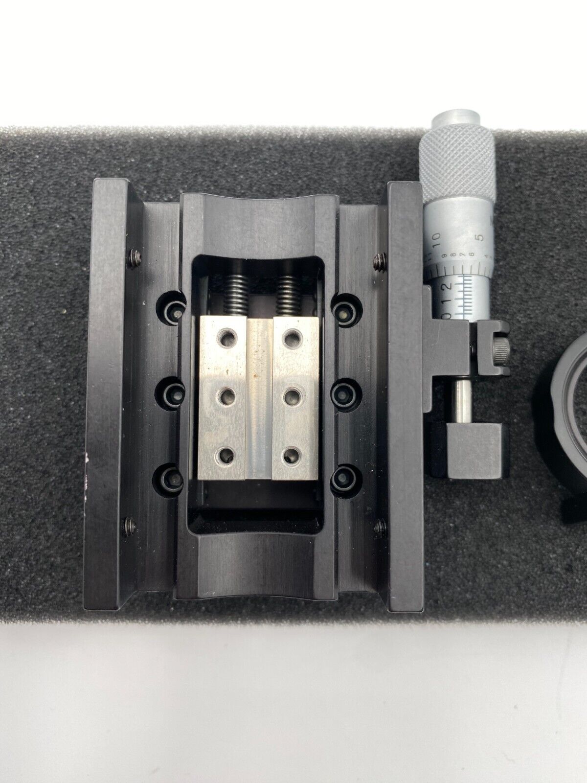 Thorlabs CT1A/M - 13 mm Travel Manual Translation Stage for 30mm & CT101 - Ø1"
