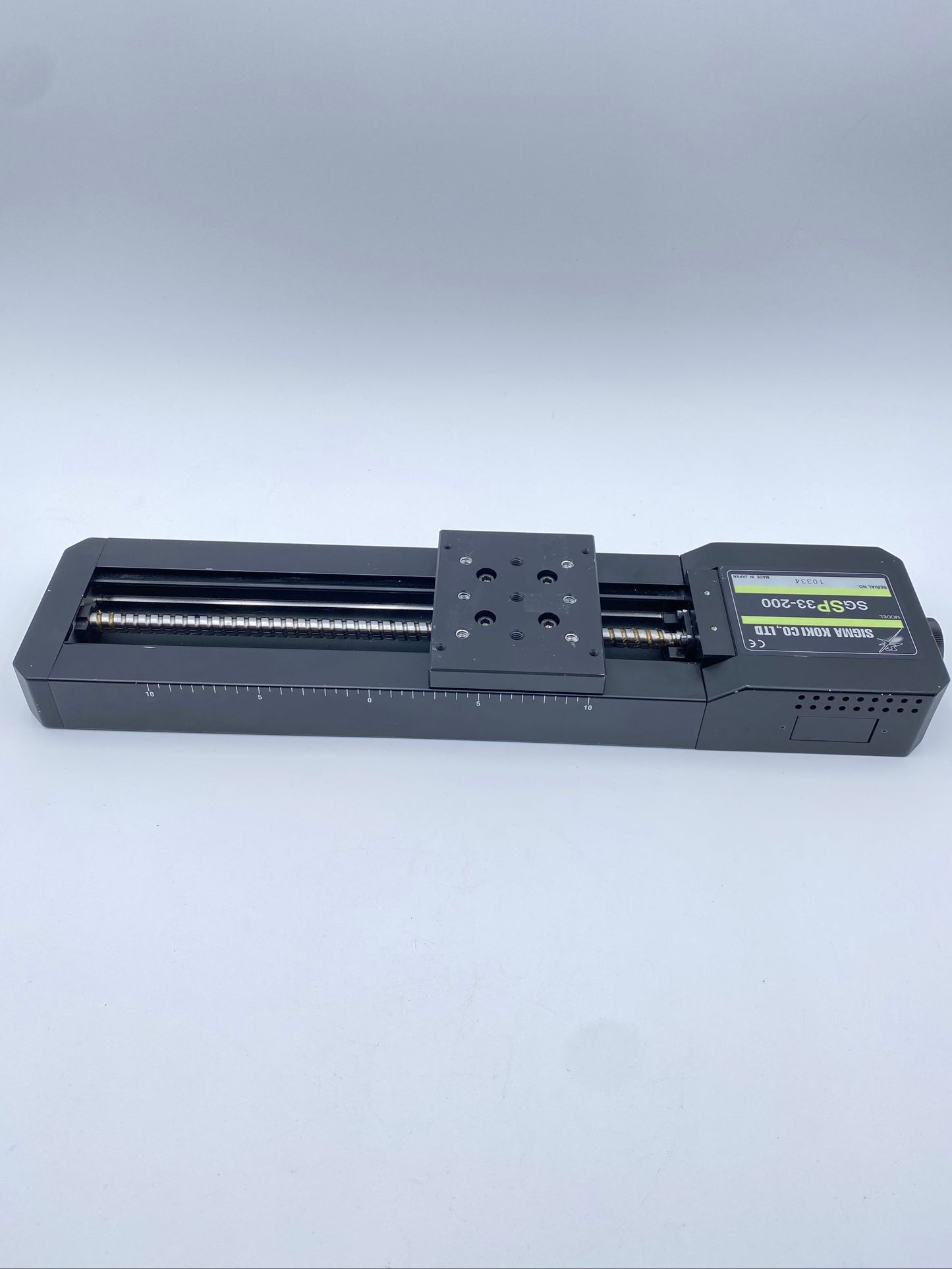 Sigma Koki Linear Stepping Motor Travel Stage SGSP33-200