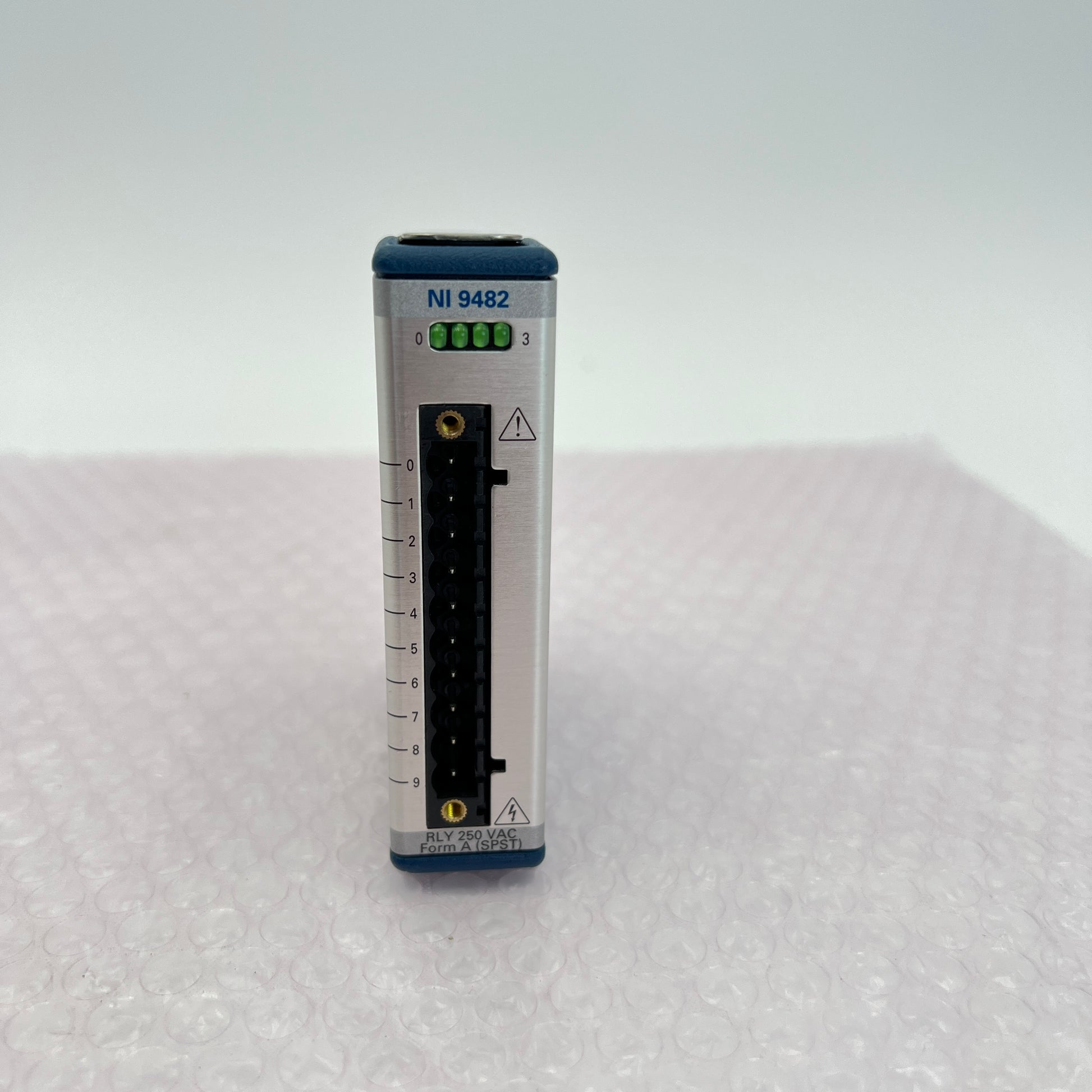 National Instruments NI 9482 cDAQ