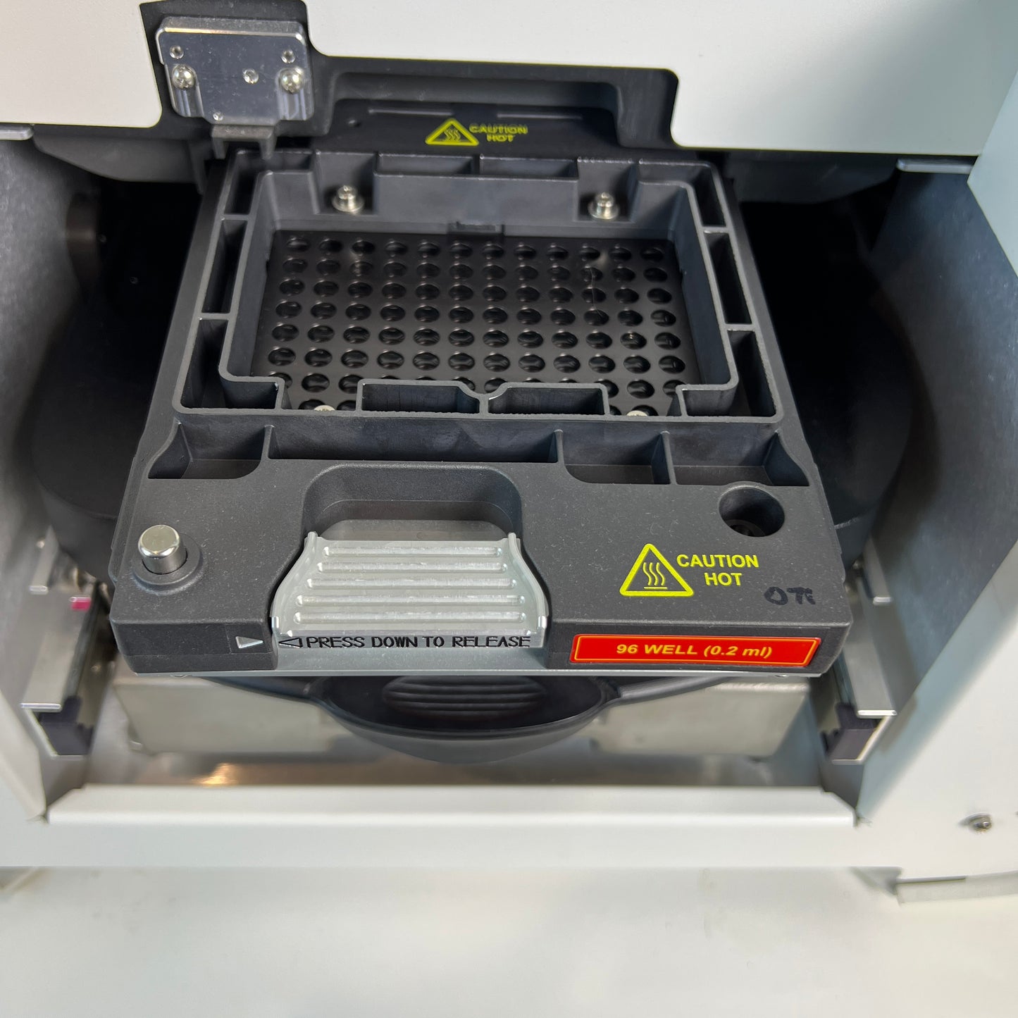 Applied Biosystems QuantStudio Dx Real-Time PCR Instruments 4470660 - Tested