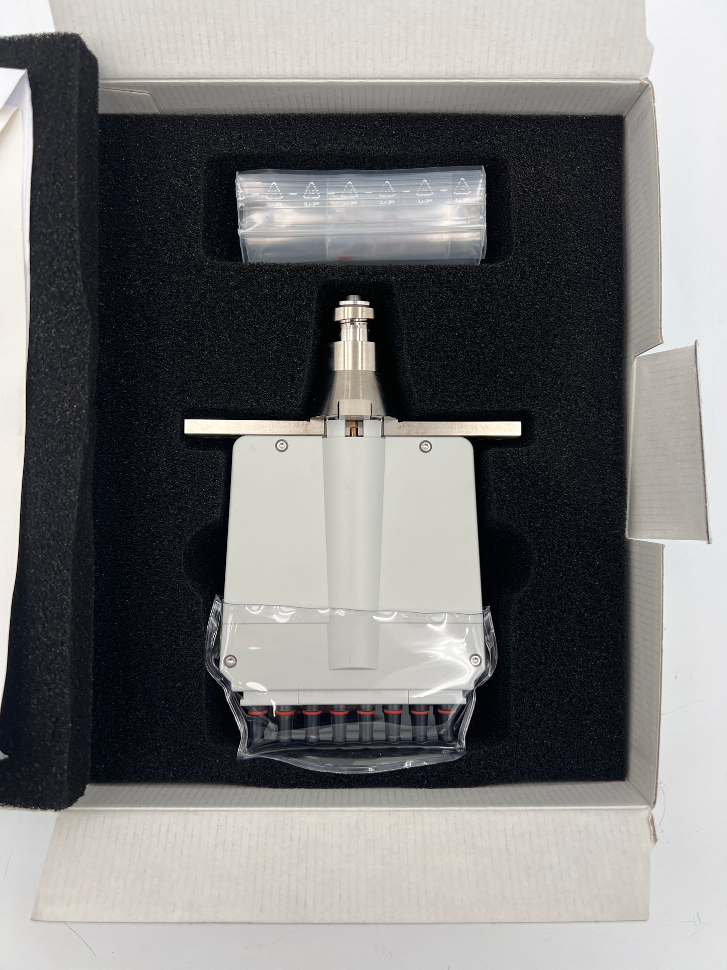 Eppendorf TM 300-8 Eight-Channel Dispensing Tool 20-300ul 960001052