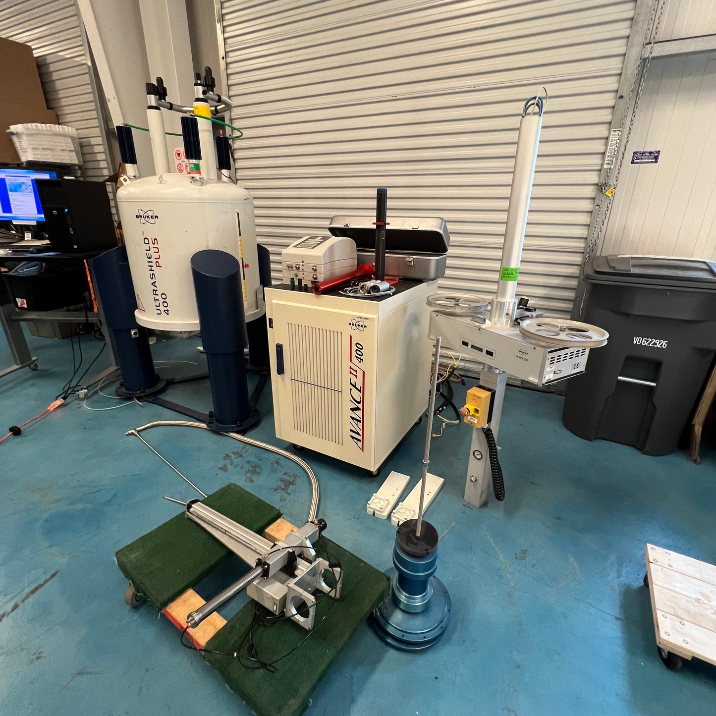 Bruker Avance II 400 NMR Spectrometer – UltraShield Plus 400MHz – BBO Probe – HPPR/2