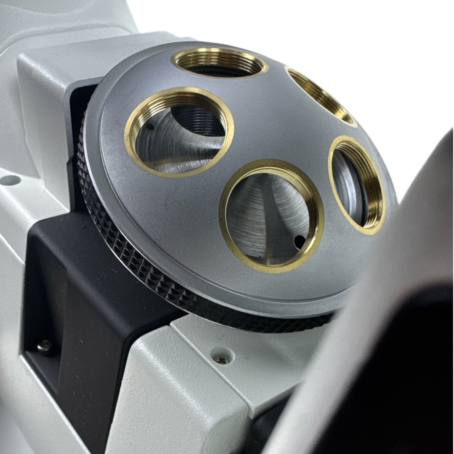 LAXCO LMI3000 Microscope Stand (LMI3-PH2) – No Objectives – Broken Binocular Head – Lamp Working